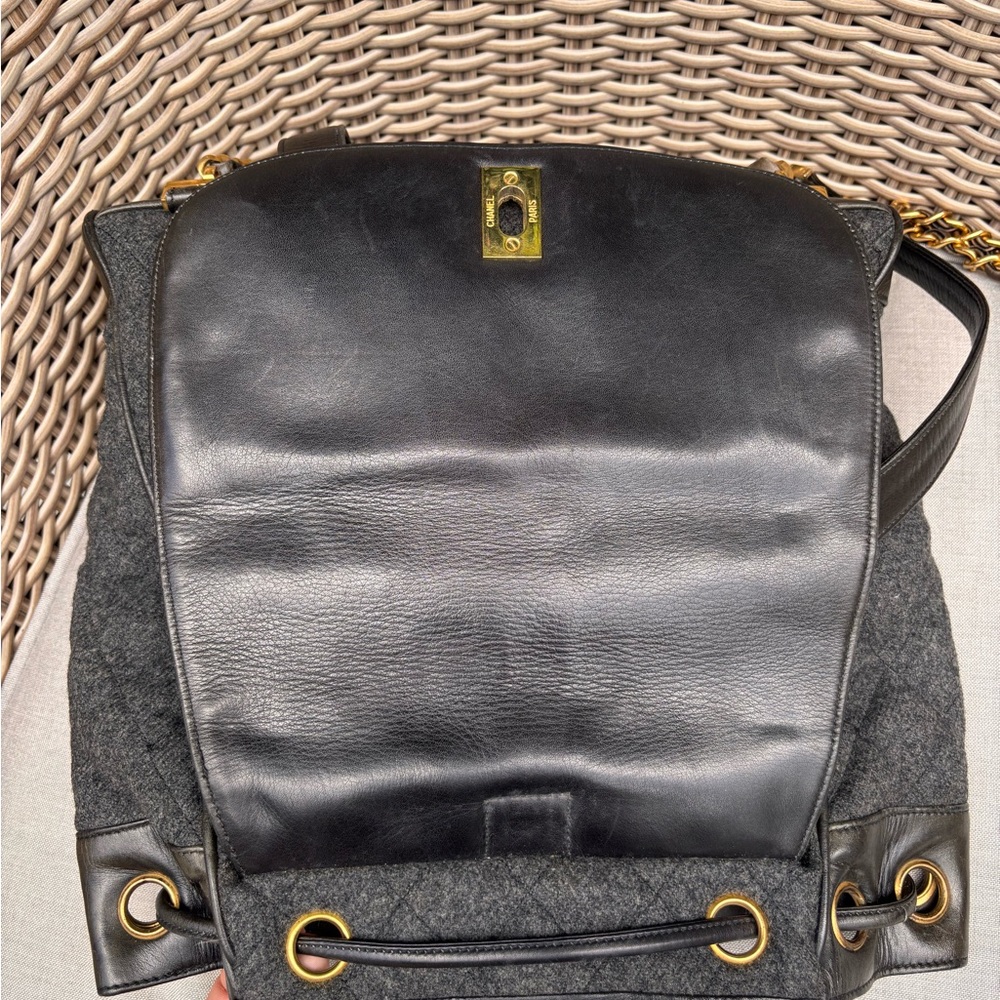 Authentic CHANEL tweed leather black khaki backpack - Picture 4 of 15